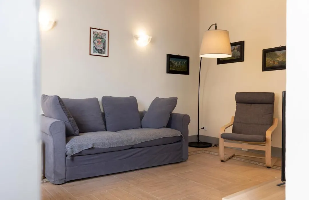 Fossi Elegant Apartment-1