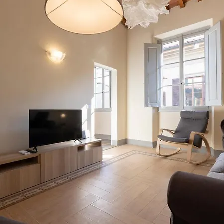 Fossi Elegant Apartment-2